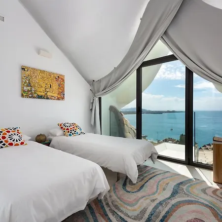 Dom wakacyjny Rentitspain - Casa Acantilado - Lujo Y Estilo Frente A La Costa Tropical Salobreña