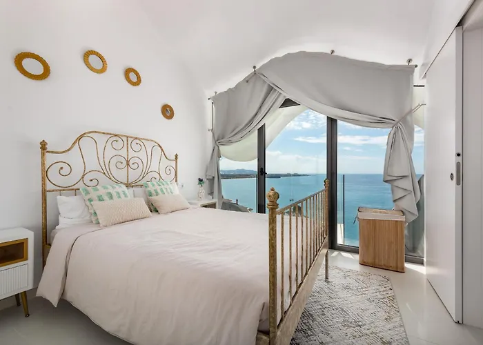 Rentitspain - Casa Acantilado - Lujo Y Estilo Frente A La Costa Tropical