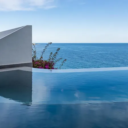 Holiday home Rentitspain Casa Del Acantilado Piscina Climatizada